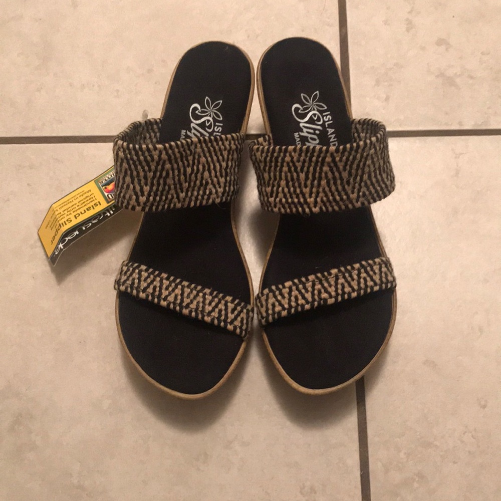 NWT wedge sandal
